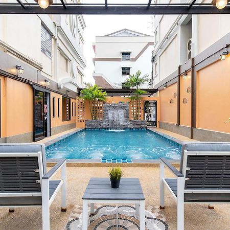 P-Park Hotel Bangkok Exterior photo