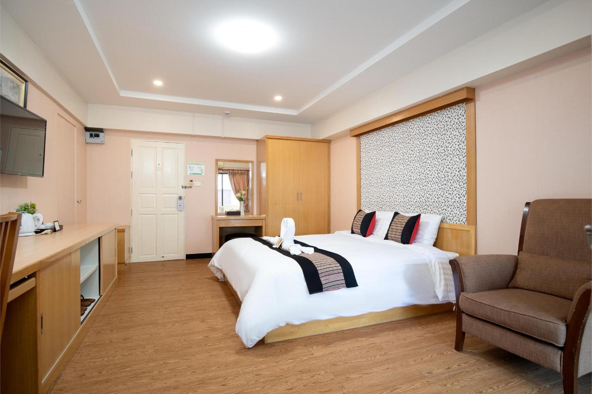 P-Park Hotel Bangkok Exterior photo
